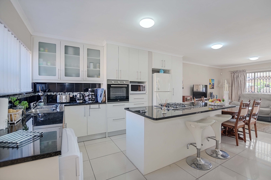 3 Bedroom Property for Sale in Table View Western Cape